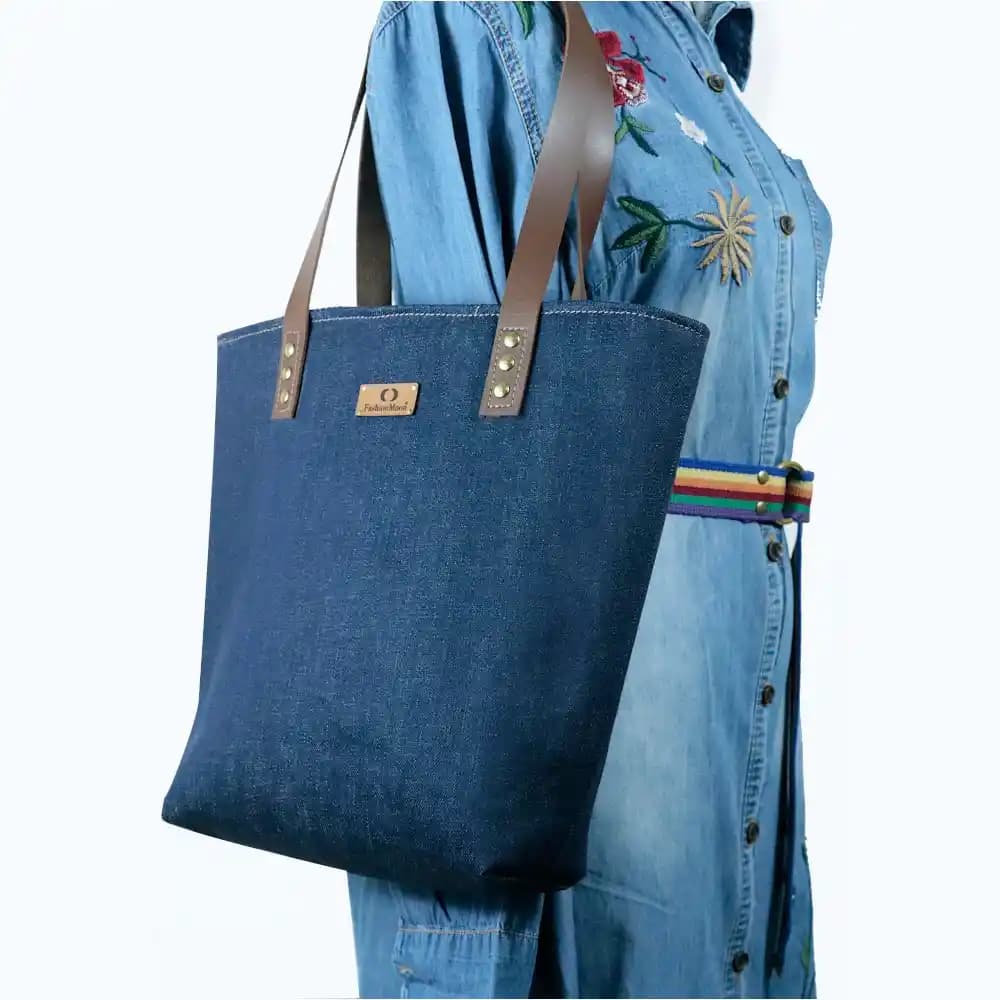 Kot Çantalar: Günümüz Moda Trendlerinde Çok Yönlü ve Dayanıklı Seçenekler