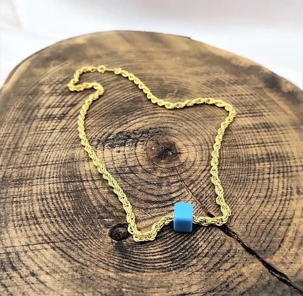 Pirinç Kolye Modelleri ve Trendleri: Uygun Fiyatlı Şık Takılar Hakkında Bilgiler