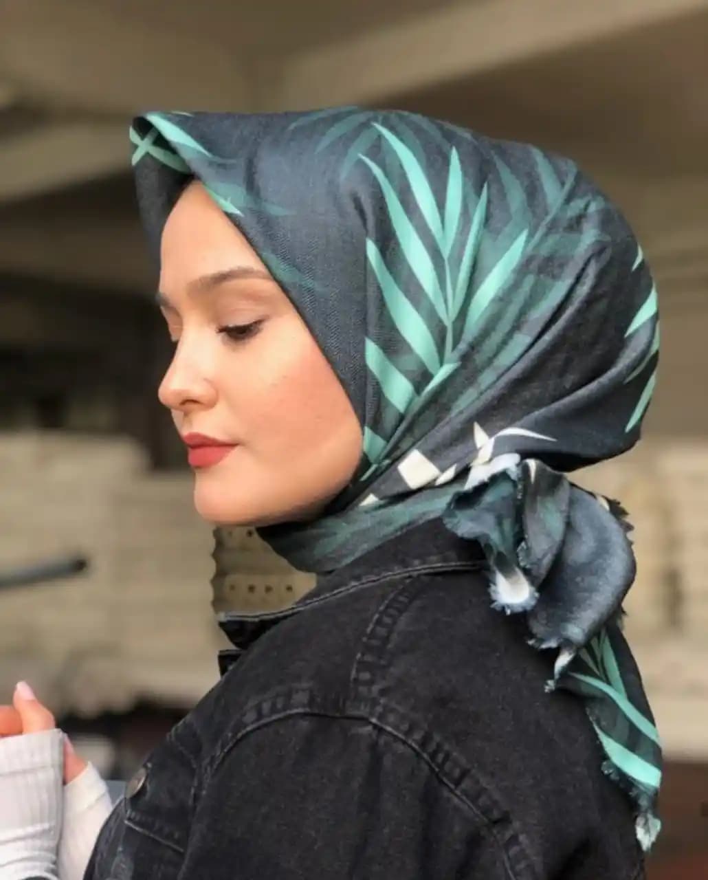 Uygun Fiyatlı Eşarp Seçenekleriyle Şıklık ve Ekonomiyi Bir Arada Yakalayın