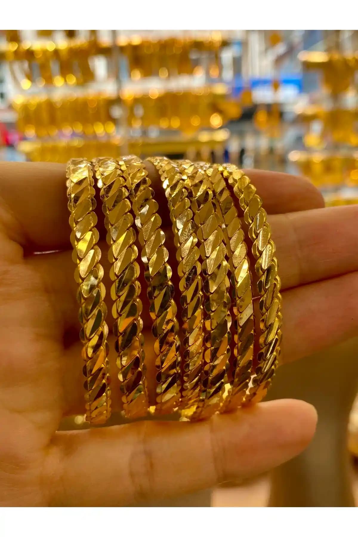 Yatırım Amaçlı Bilezik Modelleri: Değerli Takılarla Geleceğinizi Güvence Altına Alın