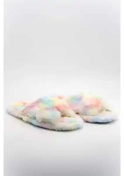 Fluffy Kadın Tüylü Ev Terliği ile Neon Shoes Desy Ortopedik Tabanlı Terlik Kıyaslaması