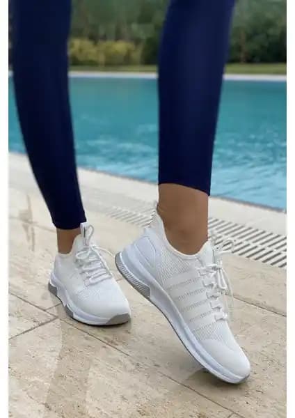 İnan Insport ile Tonny Black Tbqnt karşılaştırmasında hafiflik ve konforun farkları