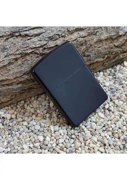 Earth Mat Siyah Çakmak: Şık Tasarım ve Uzun Ömürlü Kullanım İçin Modern Aksesuar