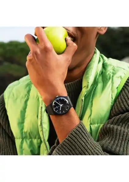 Swatch Suob720 Erkek Kol Saati: Modern Tasarım ve Fonksiyonellik Bir Arada