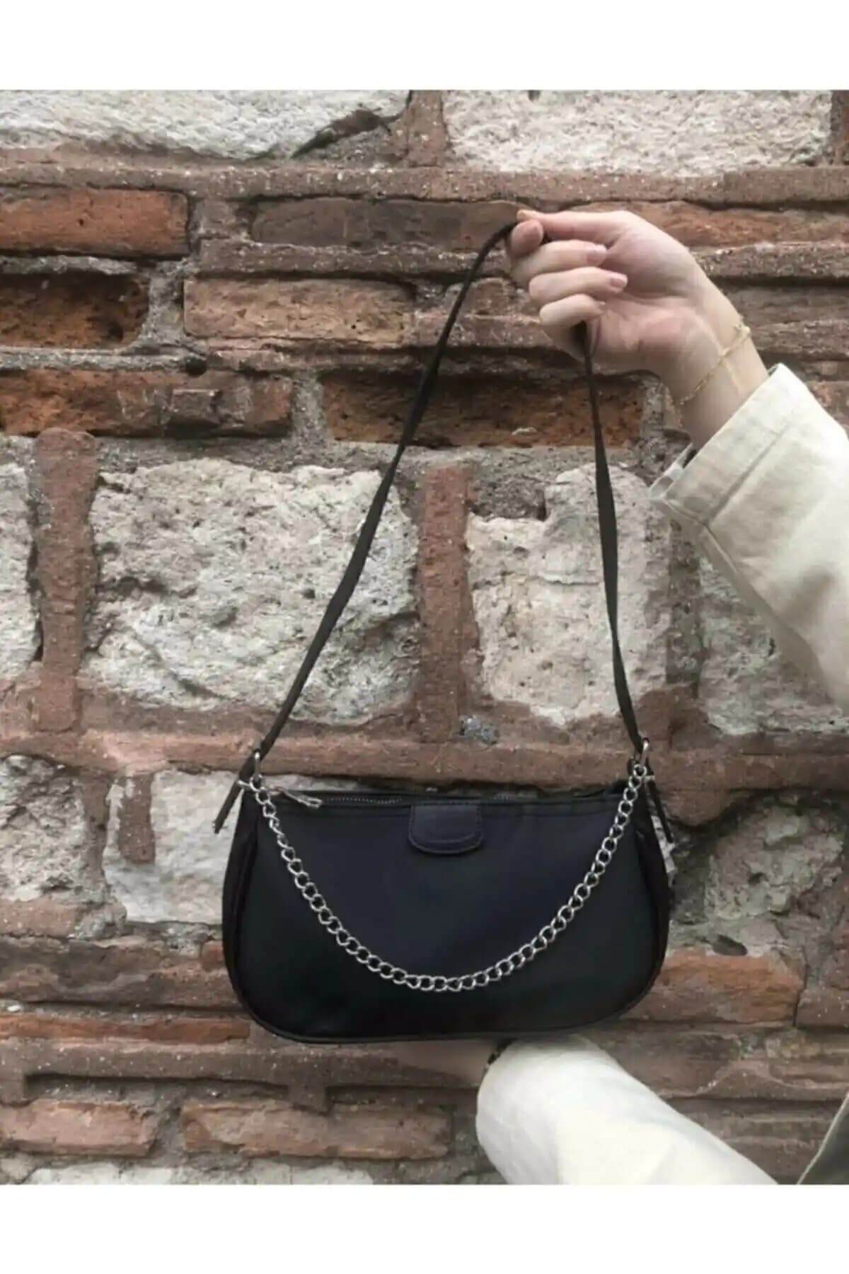 Çantamsende Kadın Siyah İnce Zincirli Baget Çanta İncelemesi