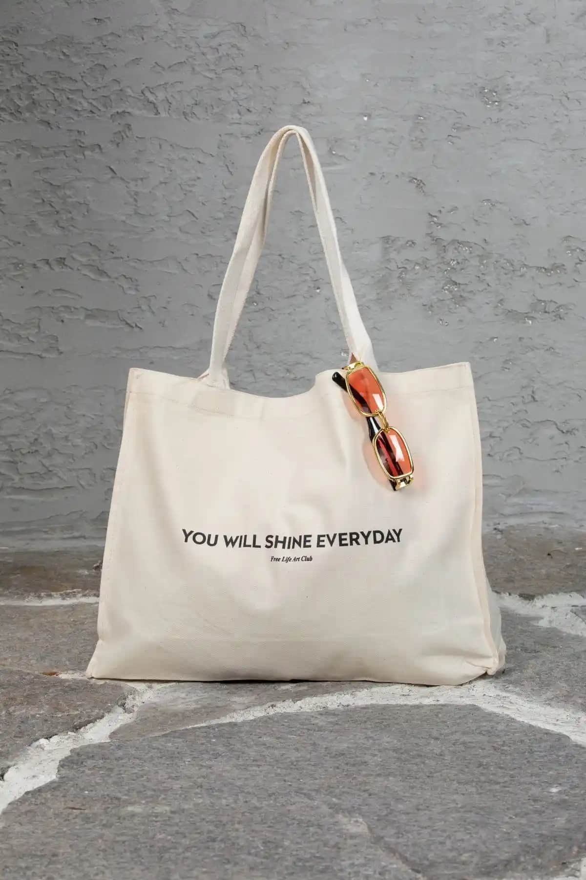 Oktayusta Collection - Şık Baskılı Cepli Kanvas Çanta İncelemesi