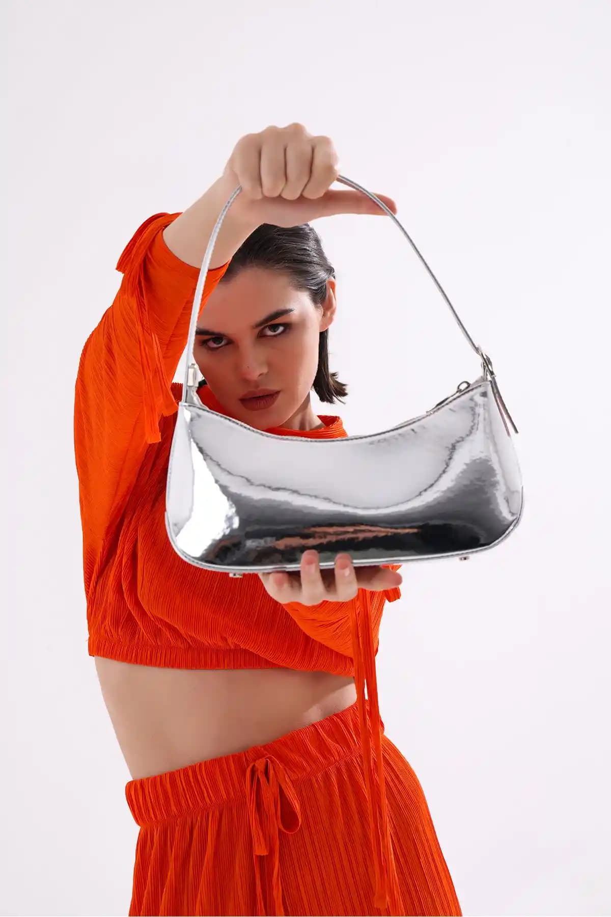 Paksoy Kadın Gümüş Aynalı Suni Deri Baget Omuz Çantası İncelemesi