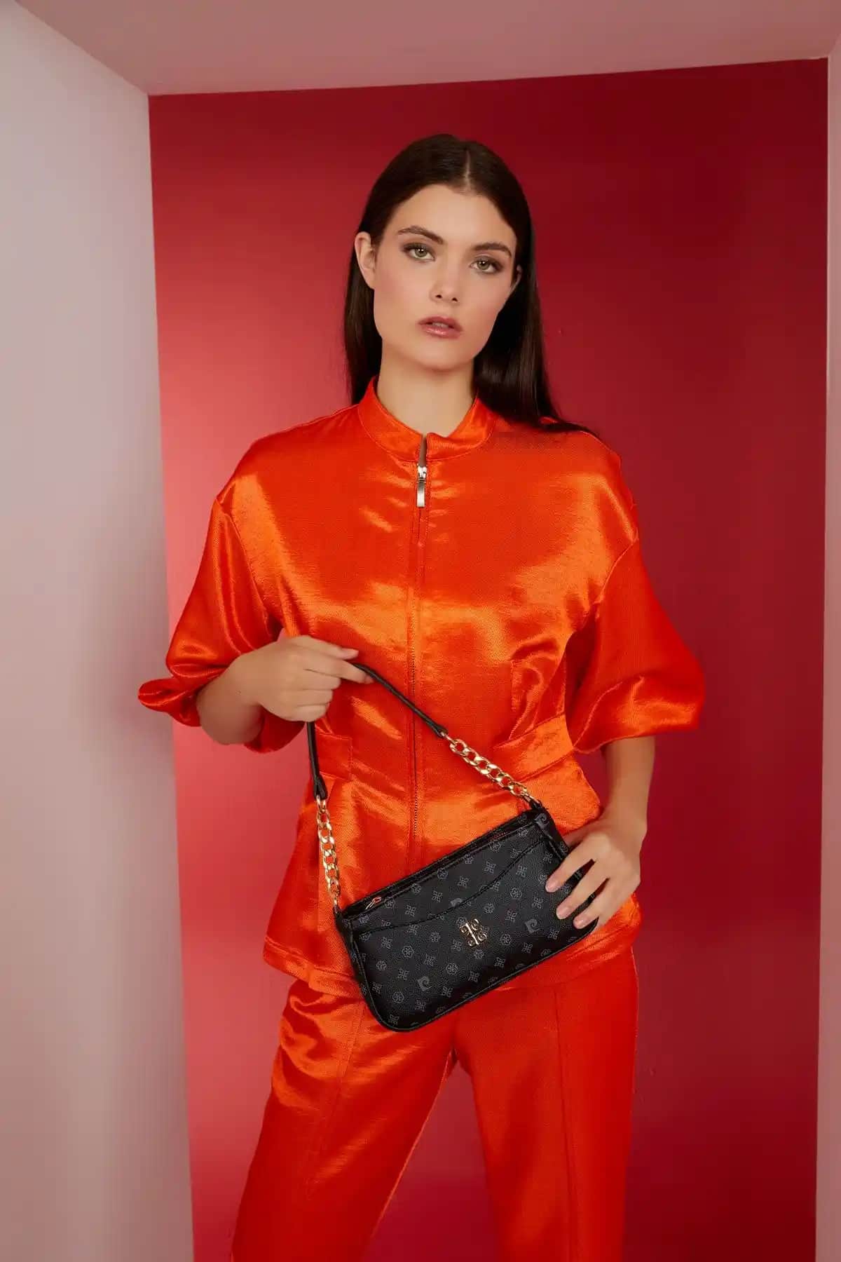 Pierre Cardin Siyah Monogram Kadın Omuz Çantası İncelemesi