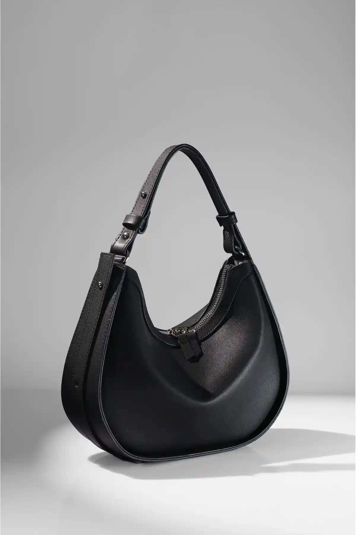 Rimense Kadın Siyah Çanta: Estetik ve Fonksiyonellik Bir Arada