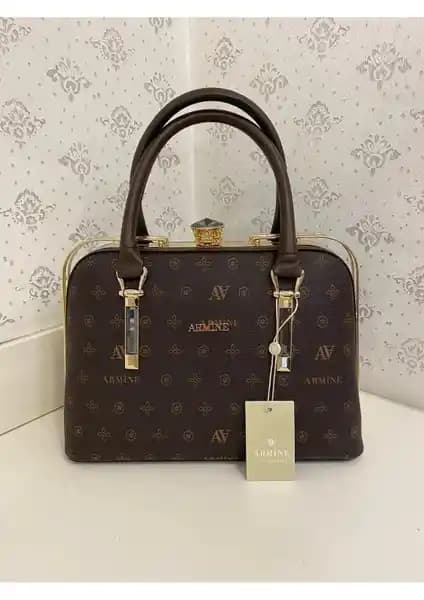 Armine 339 ve Vizon Noktalı Kadın Çantaları Karşılaştırması: Tasarım ve İşlevsellik Analizi