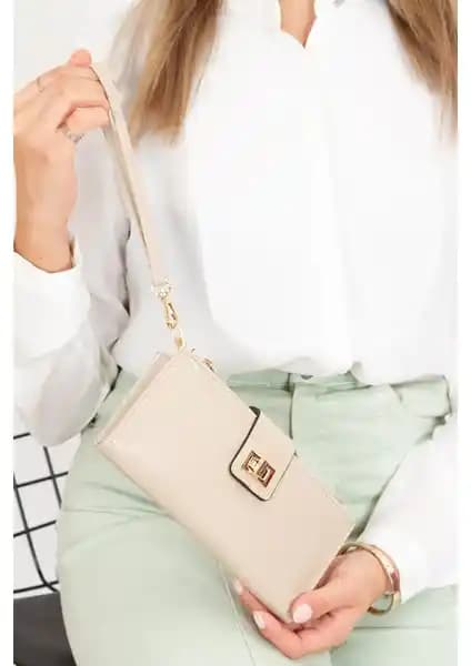 Hakan Çanta Byhakan Nwc-02 Kadın Cüzdanı: Şık ve Fonksiyonel Vegan Deri Aksesuarı