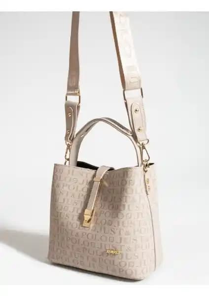 Just Polo Baskı Desenli ve Polo Of Colors Kadın Çantaları Karşılaştırması