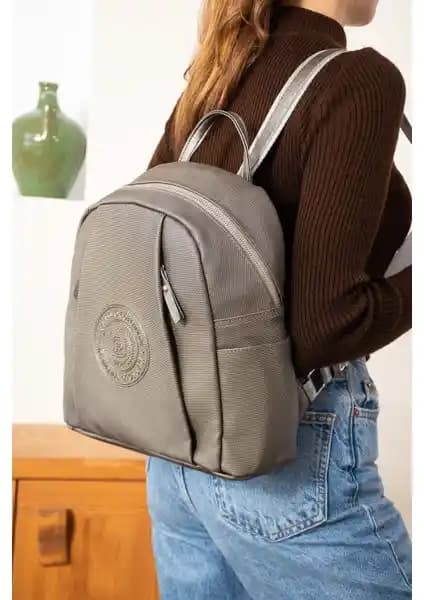 Just Polo Kadın 9 Bölmeli Sırt Çantası Şıklık ve Fonksiyonelliği Bir Arada Sunar