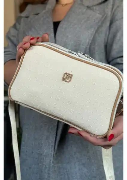 Just Polo ve Polo Of Colors Kadın Çantaları Karşılaştırması: Kullanışlı ve Şık Modellerin Detaylı Analizi