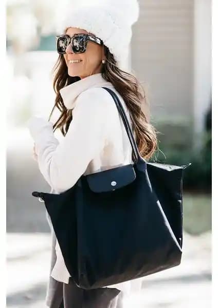 Lecakolma Kadın Kol Çantası Siyah: Şıklık ve Fonksiyonellik İçin Modern Tasarım