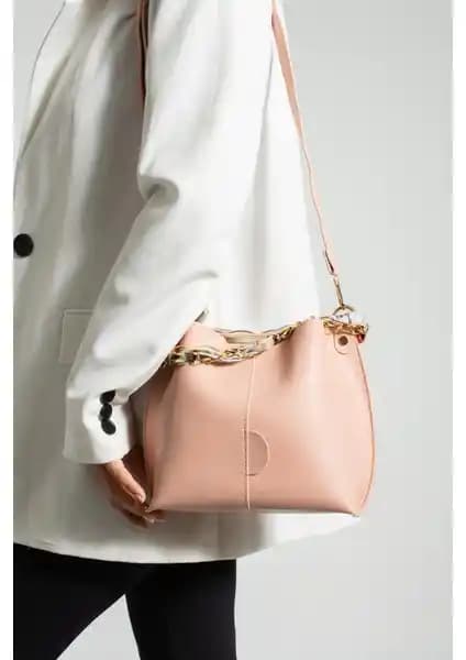 Nbi Bags Kadın Fularlı Zincir Aksesuarlı Yüksek Deri Çanta Günlük ve Şık Kullanım İçin