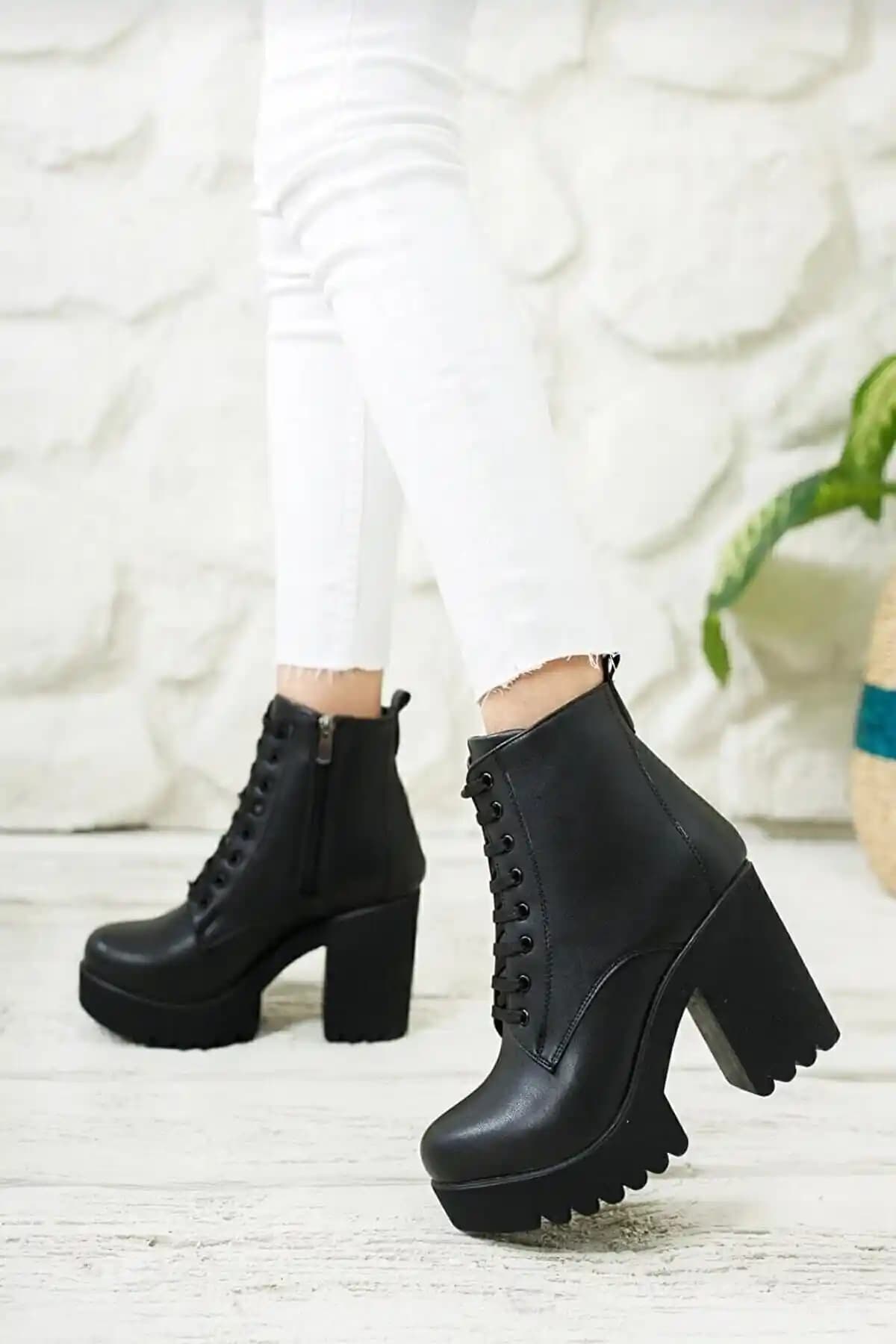 Salto Ayakkabı: Şıklık ve Rahatlığı Bir Arada Sunan Kışlık Platform Topuklu Bot