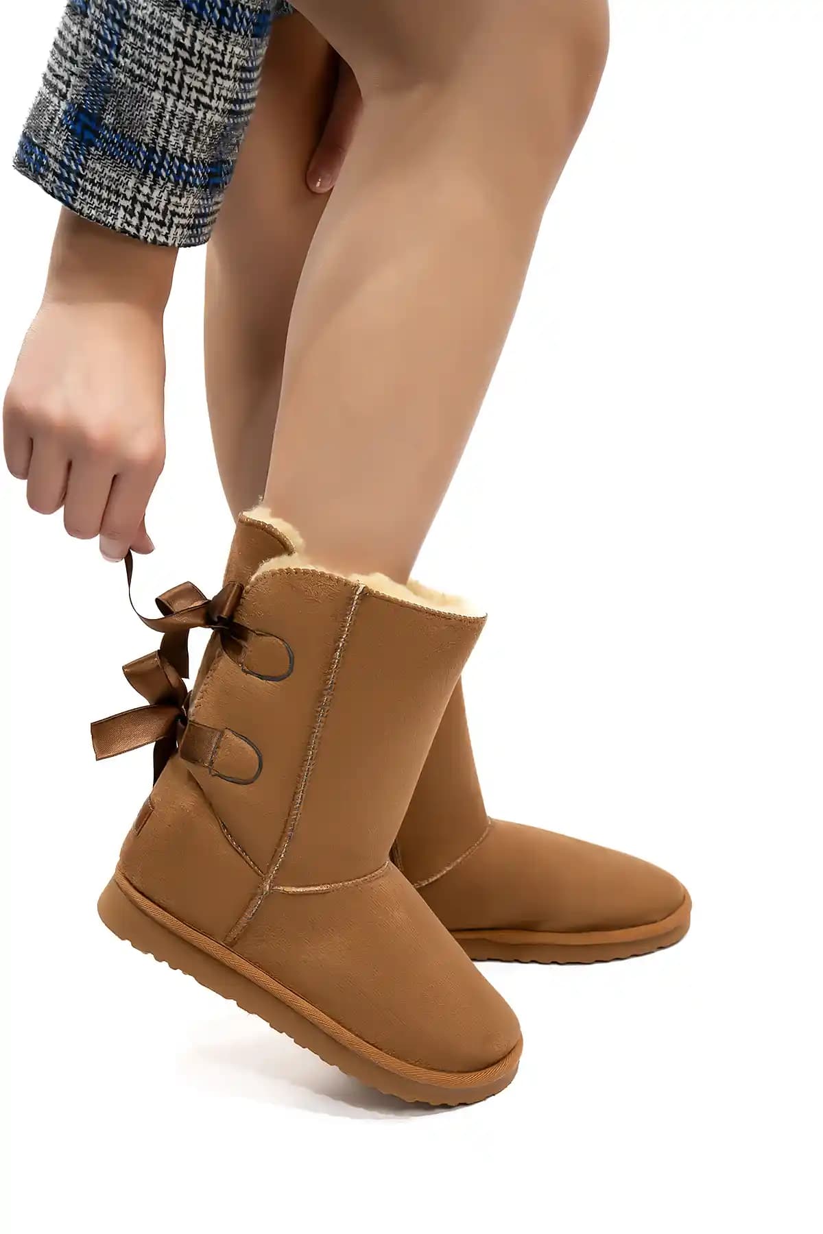 Shupe Kadın Taba Tarçın Süet Bot: Kış İçin Rahat ve Şık Günlük Bot Seçeneği