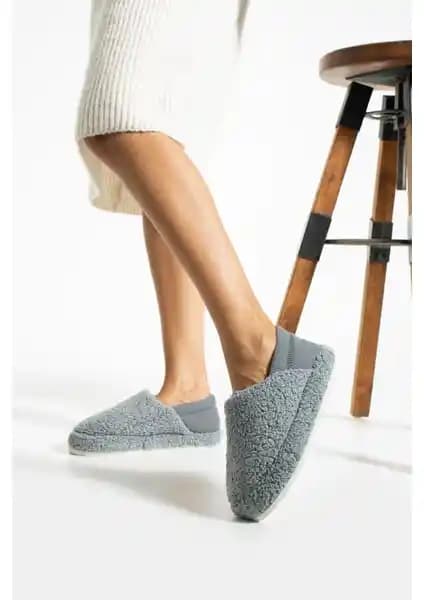 Trios Shoes Kadın Lastikli Kaymaz Taban Peluş Ev Botu Panduf TS1153 Özellikleri ve Kullanıcı Yorumları