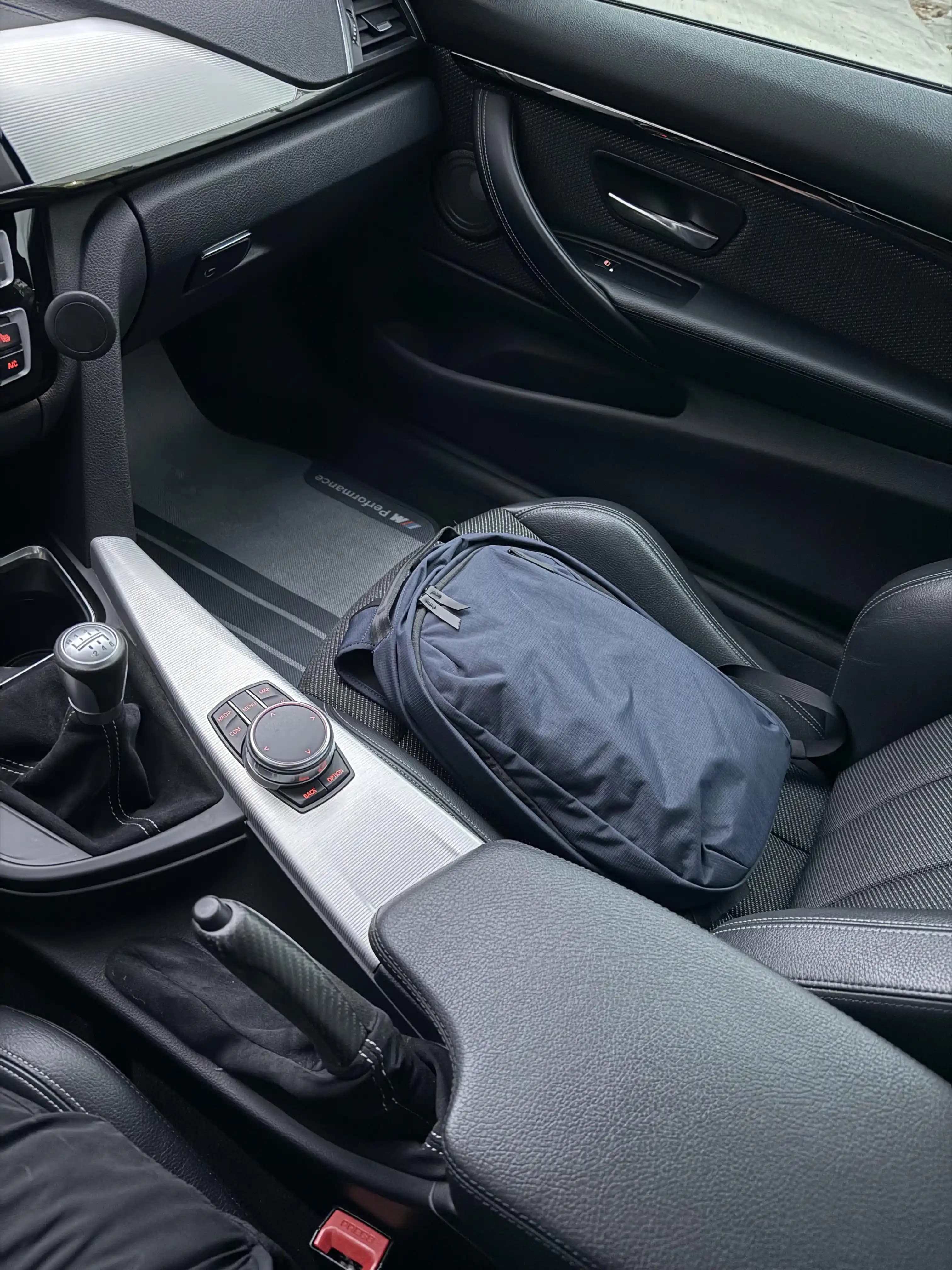 Alpaka Metro 12L Sırt Çantası ve Küçük Boy Çanta Tercihlerinde Ergonomi ve Kullanım Analizi