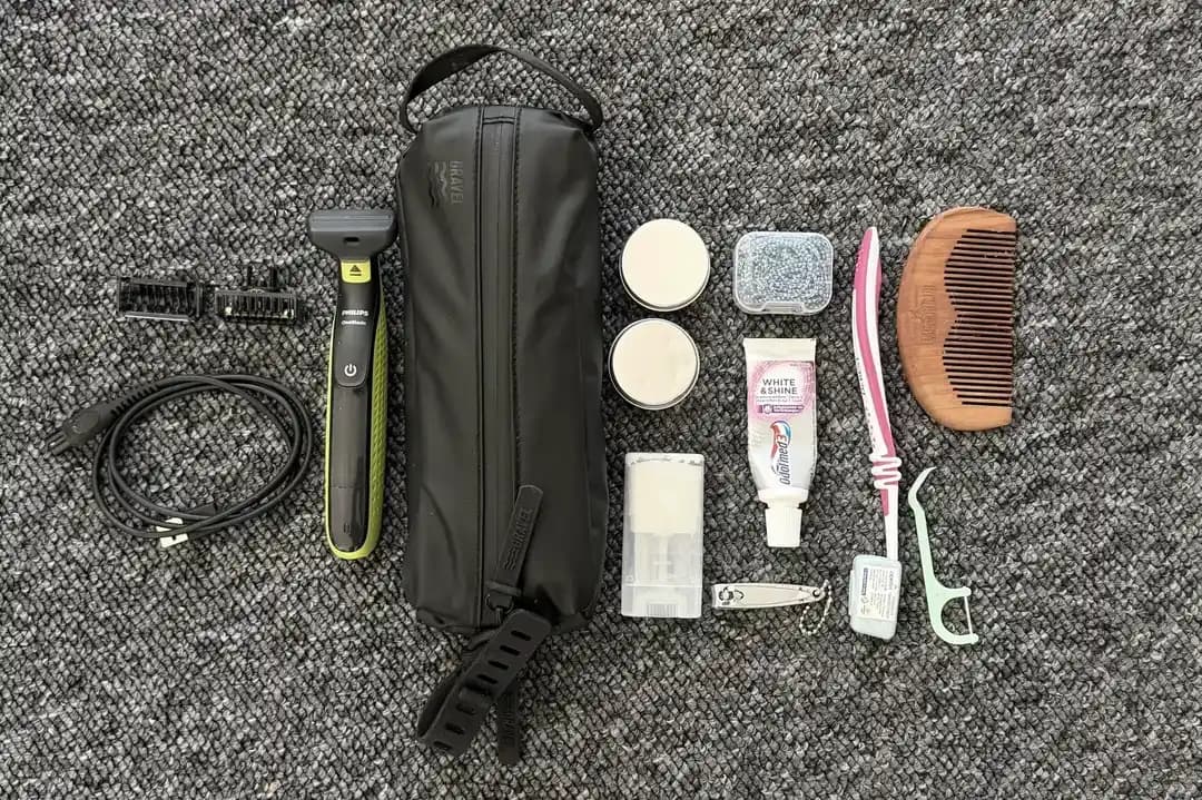 İş Seyahatleri İçin Dopp Kit ve Taşınabilir Çanta Düzeni: Pratik ve Fonksiyonel Çözümler