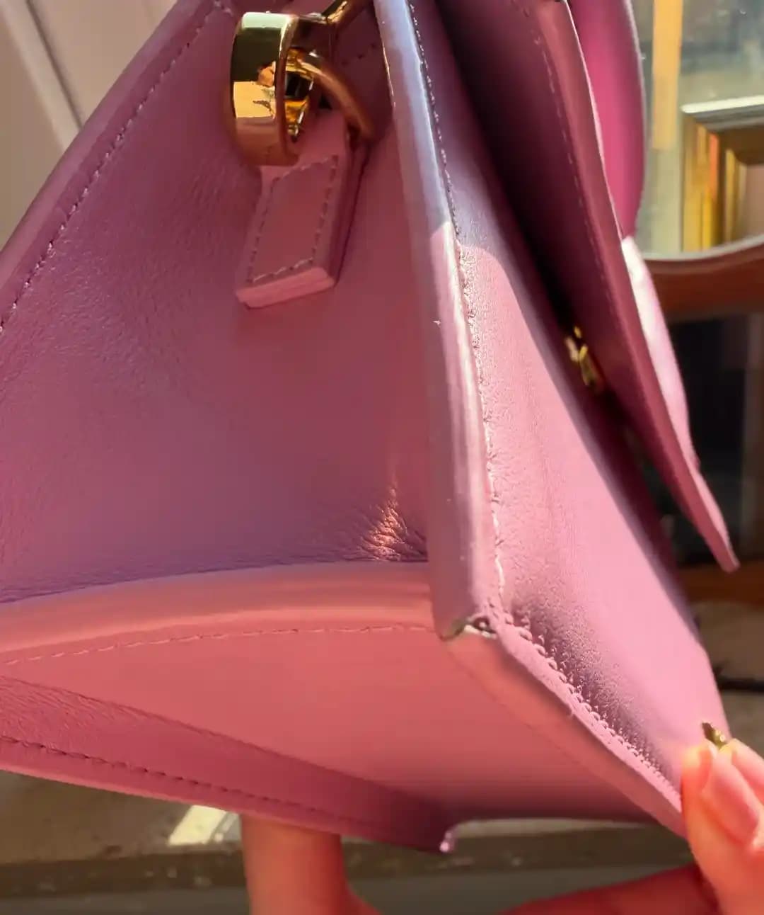 Jacquemus Çanta Kalitesi ve Kullanıcı Deneyimleri: Dayanıklılık ve Müşteri Hizmetleri Analizi