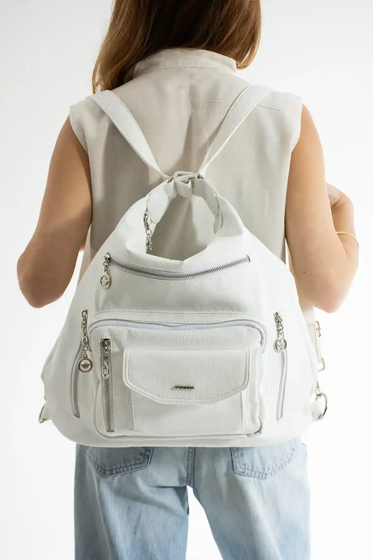 Rimowa Original Aluminium Sırt Çantası ile Lizbon Seyahati: Tasarım ve Kullanıcı Deneyimi