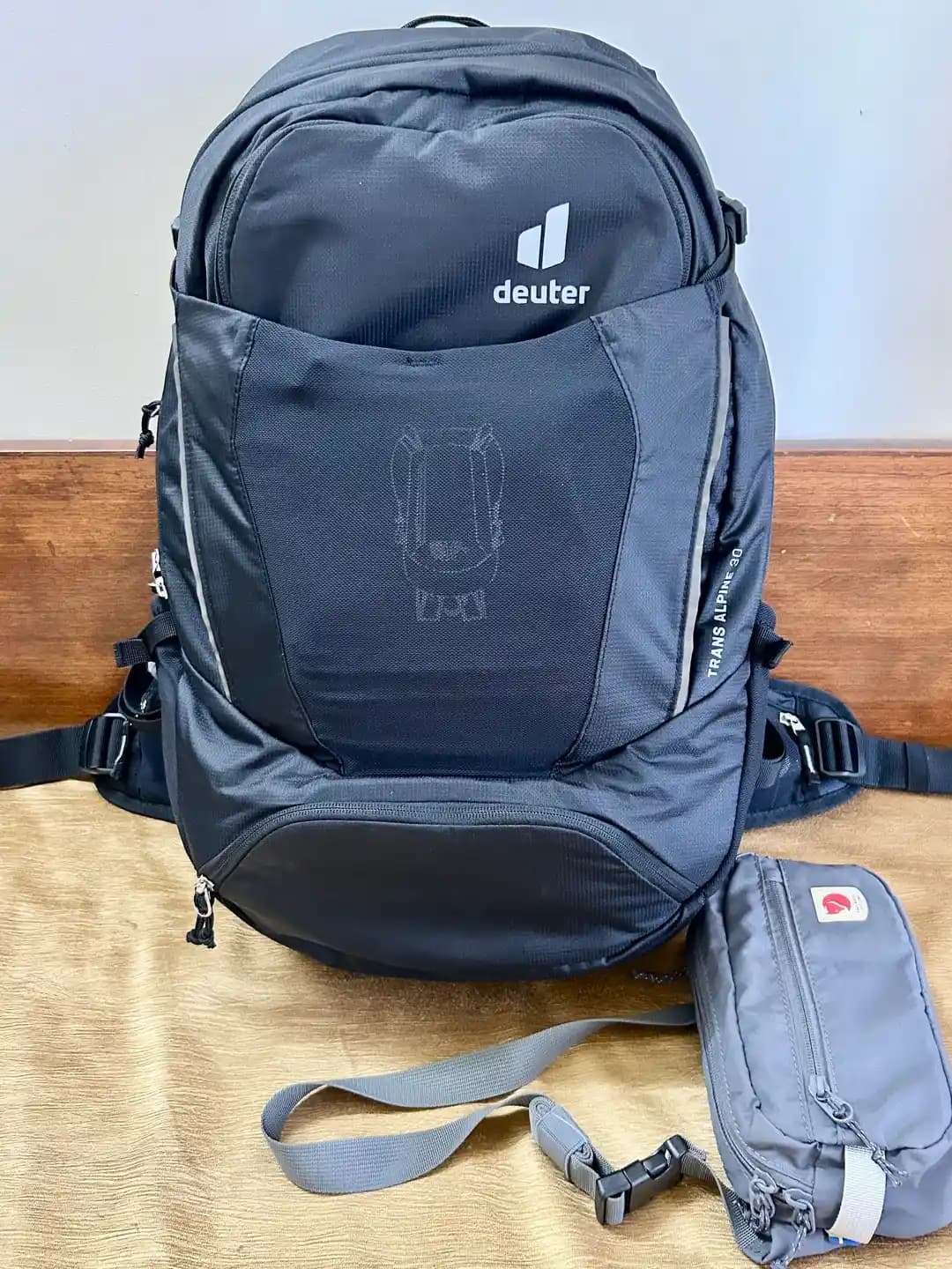 Tayland Seyahati İçin Deuter Trans Alpine 30 Sırt Çantası ile Minimalist ve Fonksiyonel Paketleme