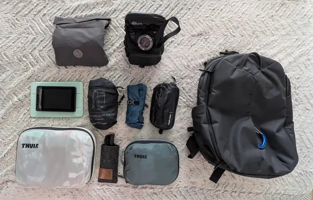 Thule Aion 28L Sırt Çantası ile Uzun Süreli Aile Seyahatlerinde Onebag Yaklaşımı ve Deneyimler