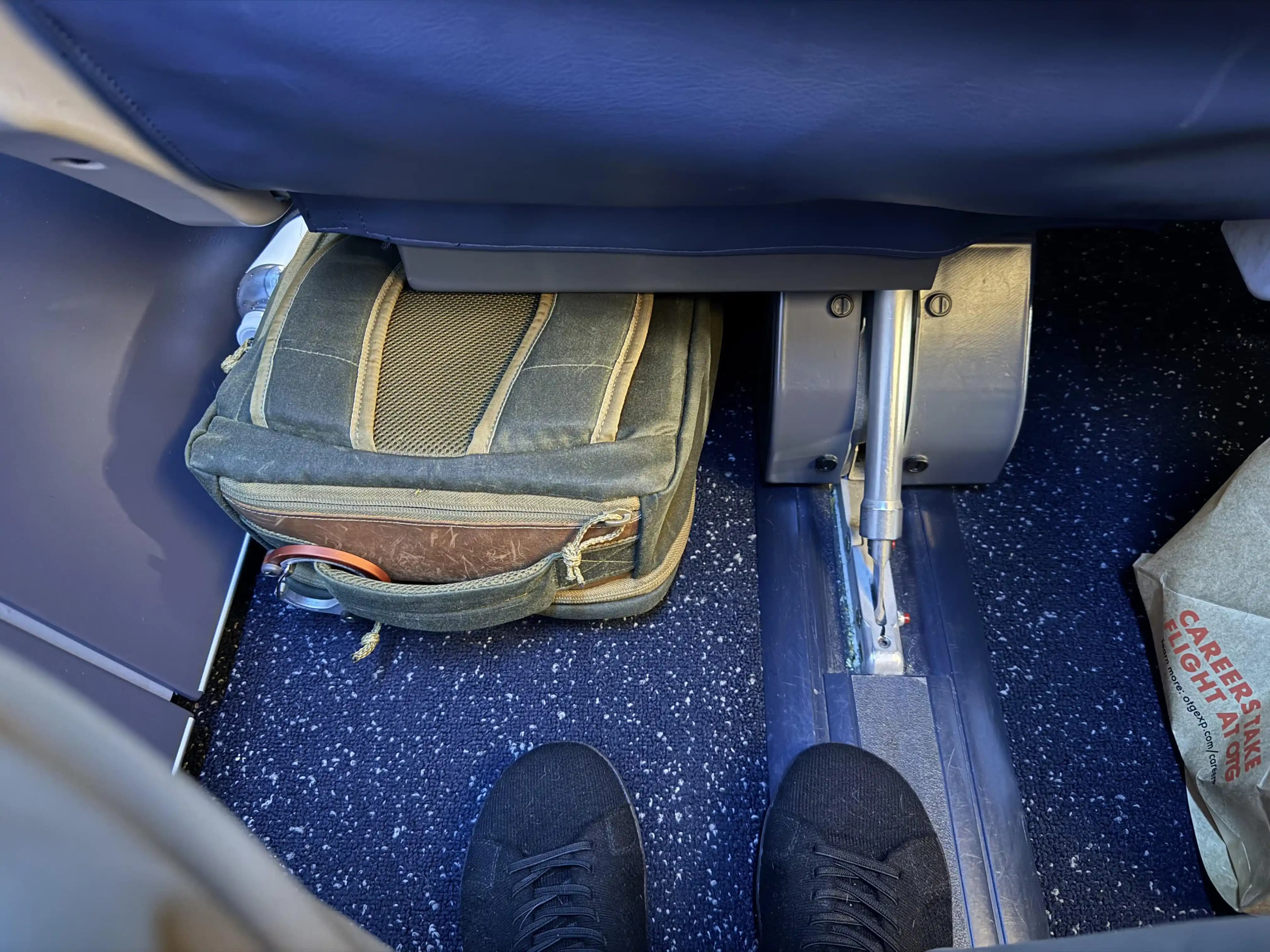 ULA Cicada Bespoke Sırt Çantası ile Minimalist İş Seyahati Deneyimi ve Fonksiyonel Paketleme