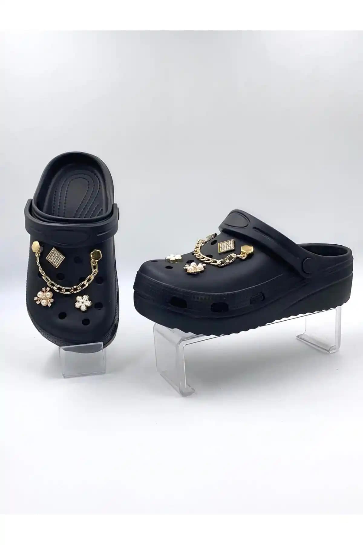 Babetty Masaj Tabanlı Şık Taşlı Zincirli Cross Terlik Yazlık Rahat ve Şık Tasarım