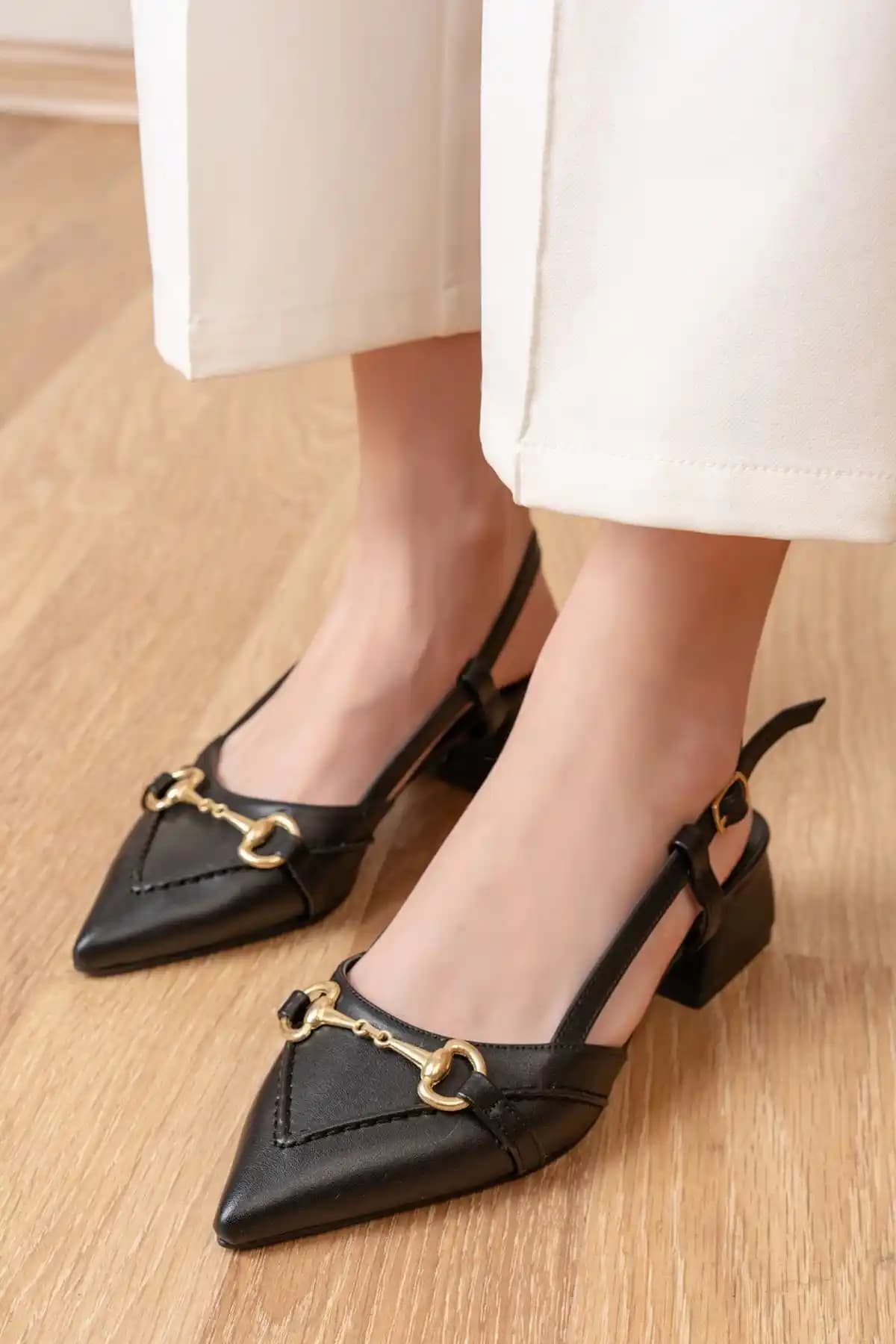 Bakacstore Kadın Siyah Deri Sivri Burun Topuklu Ayakkabı - Günlük ve İş Kullanımı İçin Şık Tasarım
