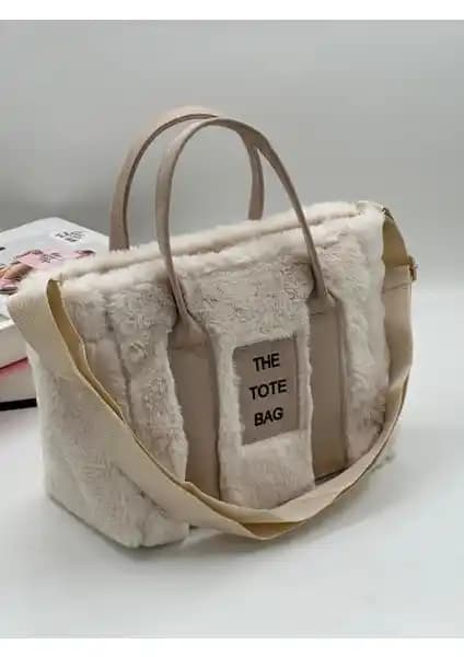 Celonia Peluş Askılı Kadın Çantası İncelemesi Günlük ve Şık Kullanım İçin Uygun