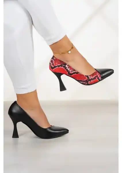 Erkan Saçmacı Ayakkabı Karşılaştırması: Kırmızı Yılan ve Vegan Stiletto Modelleri
