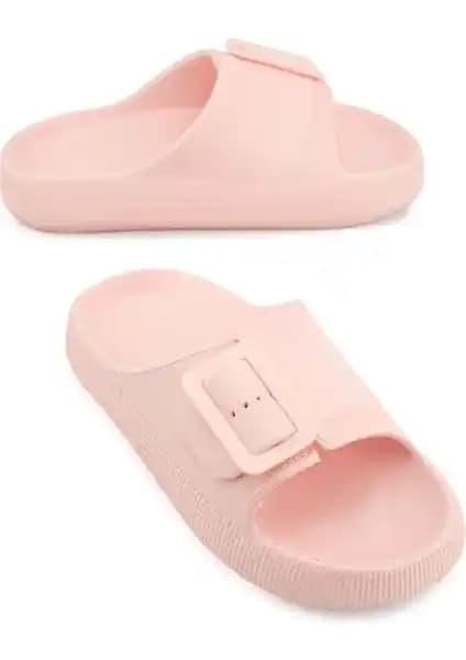 Gezer Kadın Yazlık Terlik Karşılaştırması: Eva ve Suni Deri Modellerinin Özellikleri ve Kullanıcı Yorumları