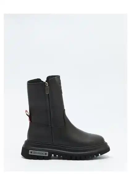 Harley Davidson River ve Sahara Kağan Siyah Deri Bot Karşılaştırması 2024 Sonbahar-Kış Modası