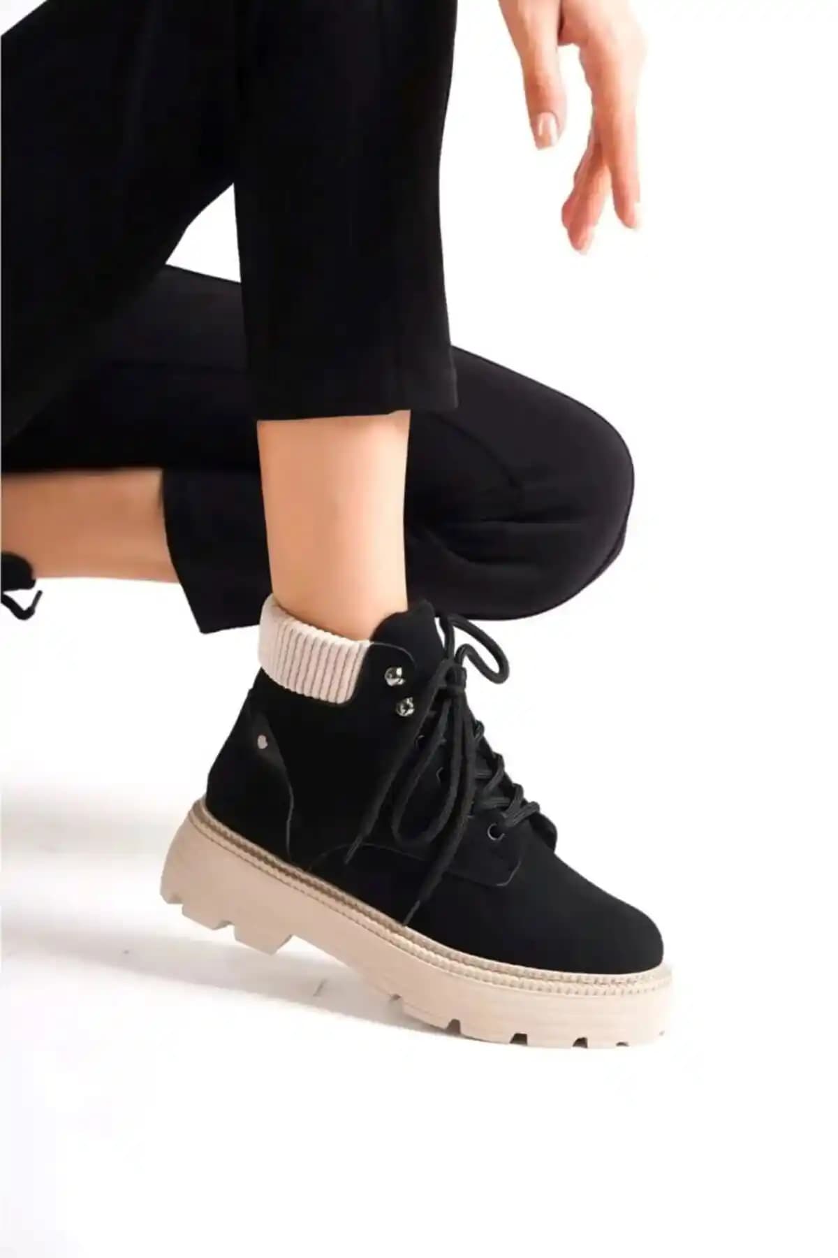 İleri Adam Siyah Süet Bağcıklı Yüksek Taban Kadın Botu Detaylı İnceleme ve Özellikleri