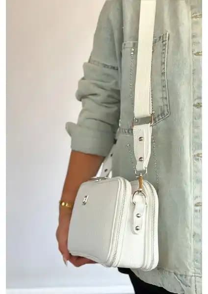 Kadın Kahverengi 5 Bölmeli Çanta ve Polo Of Colors Çanta Karşılaştırması