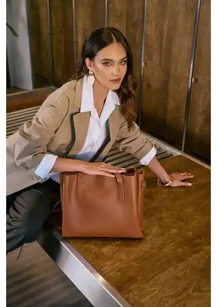 Lucky Bees Kadın Çanta Karşılaştırması: Çift Askılı Tote ve Desenli El ve Omuz Çantası