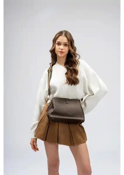 Lucky Bees Kadın Çanta Karşılaştırması: Tasarım, Malzeme ve Dayanıklılık Analizi