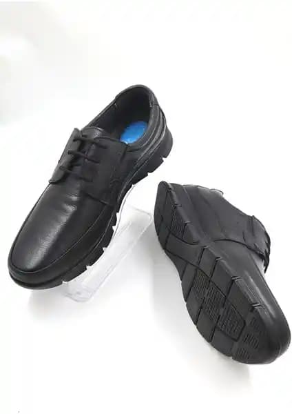Modern Erkek Siyah Ayakkabı: Günlük Kullanım İçin Şık ve Konforlu Tasarım Özellikleri