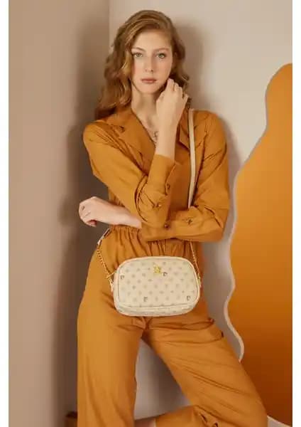 Pierre Cardin Kadın Bej Çapraz Çanta İncelemesi Günlük Kullanım İçin Uygun ve Şık Tasarım