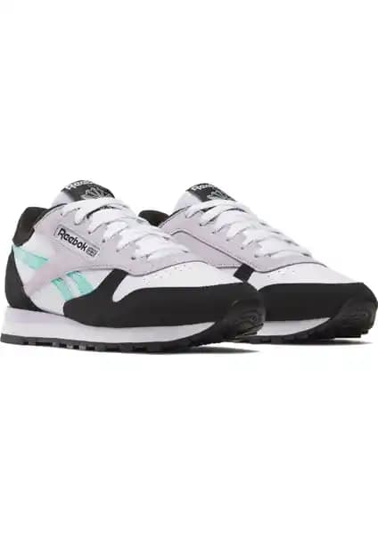 Reebok Classic Leather Beyaz Kadın Sneaker: Şıklık ve Konforu Bir Arada Sunan Modern Tasarım