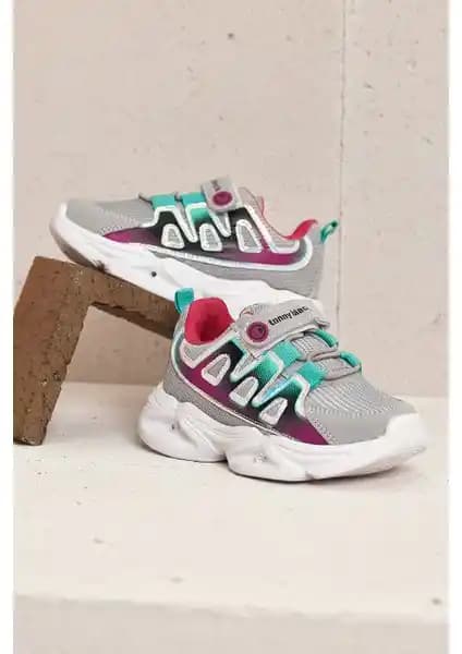 Tonny Black Çocuk Ayakkabıları Karşılaştırması: Işıklı ve Rahat Kalıp Modelleri Analizi