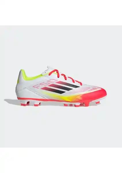 Adidas F50 Club Fg/mg ve Puma Ultra Play Fg/Ag: Performans ve Konfor Karşılaştırması