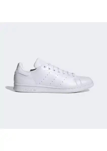 Adidas Originals FX5500 Stan Smith ve IH6129 Cloudfoam Confort Ayakkabıları Karşılaştırması