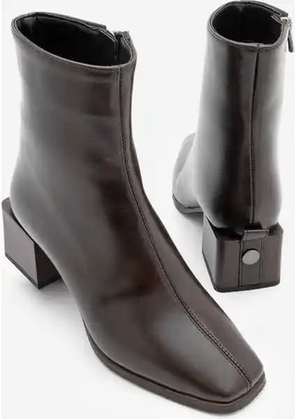 Kadın Botları Karşılaştırması: Marjin Noyes ve Muggo Kylie Modellerinin Özellikleri ve Kullanıcı Yorumları