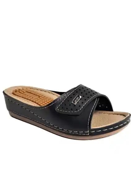 Kadın Terlikleri Karşılaştırması: Gezer 11260 ve Neon Shoes Desy Modellerinin Özellikleri