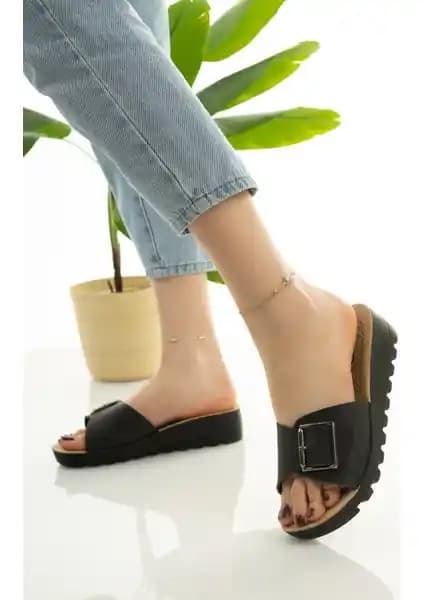 Kadın Yazlık Terlik Modelleri Karşılaştırması: Konfor ve Şıklık Analizi