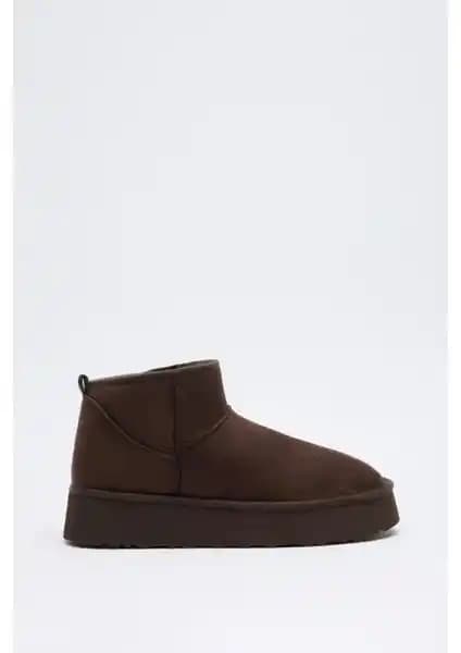 Kış Ayları İçin Kadın Botları Karşılaştırması: Lutvelizade ve Marjin Modelleri